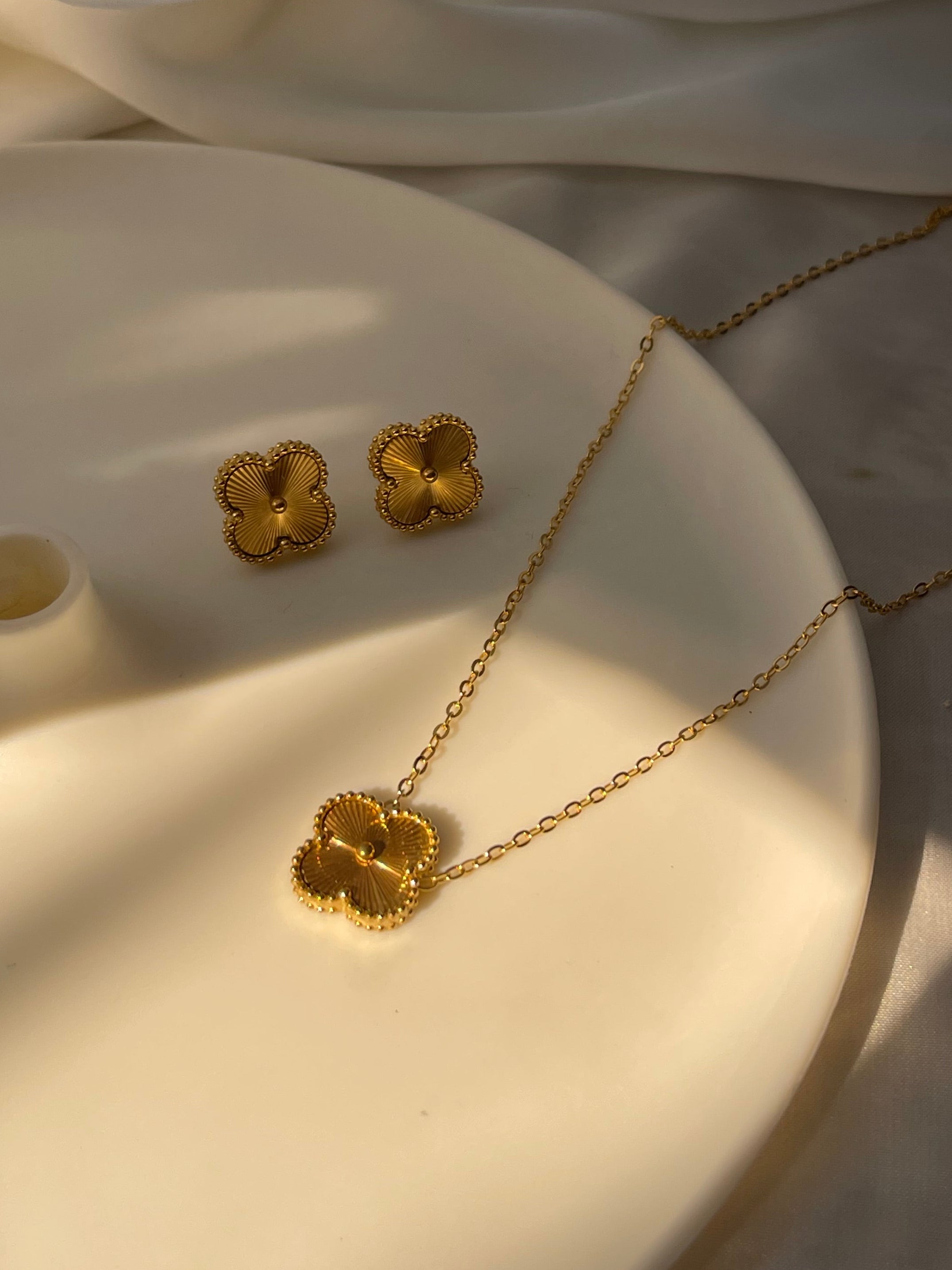 Honey Clover Pendant and Studs Set