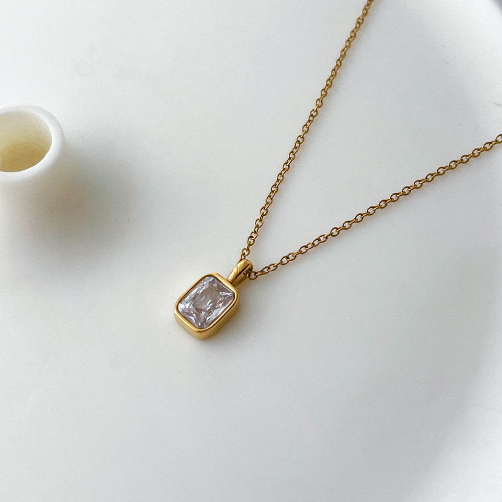 Luce Necklace