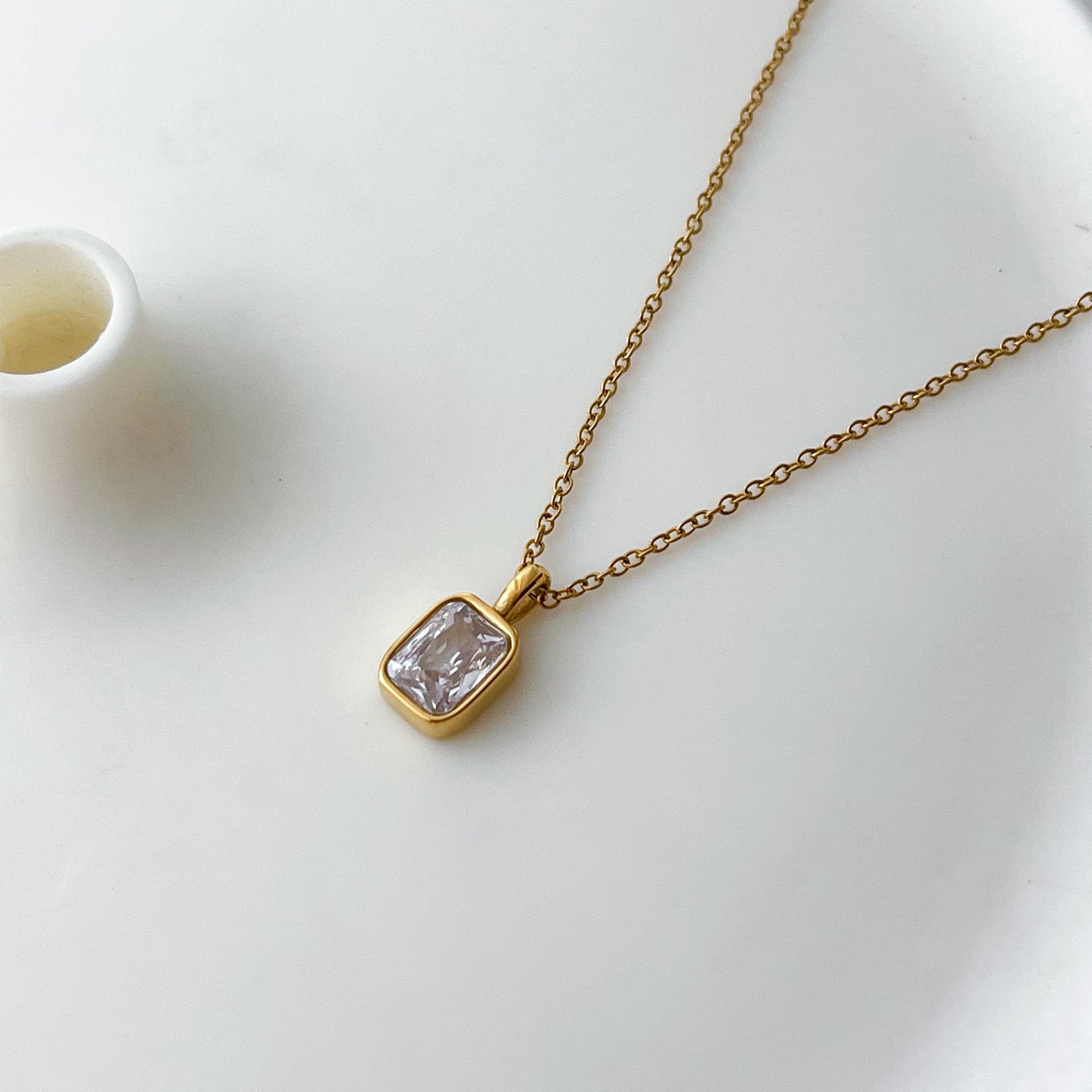 Luce Necklace