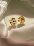Tricolored studs