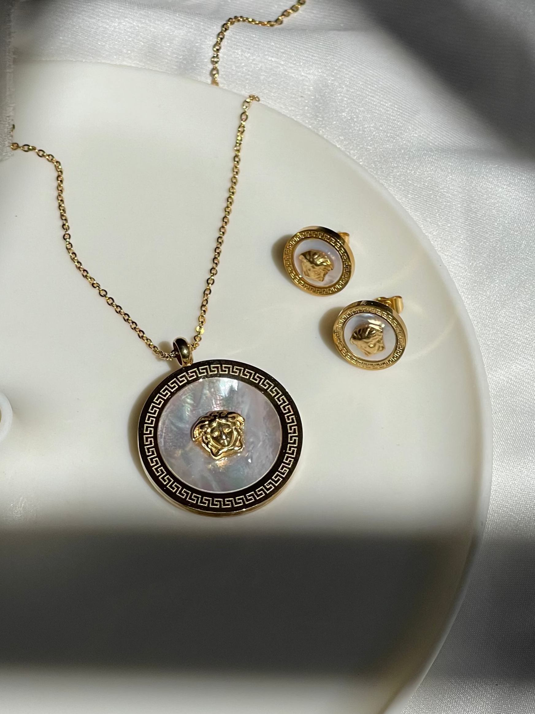 Frost Pendant and Studs Set