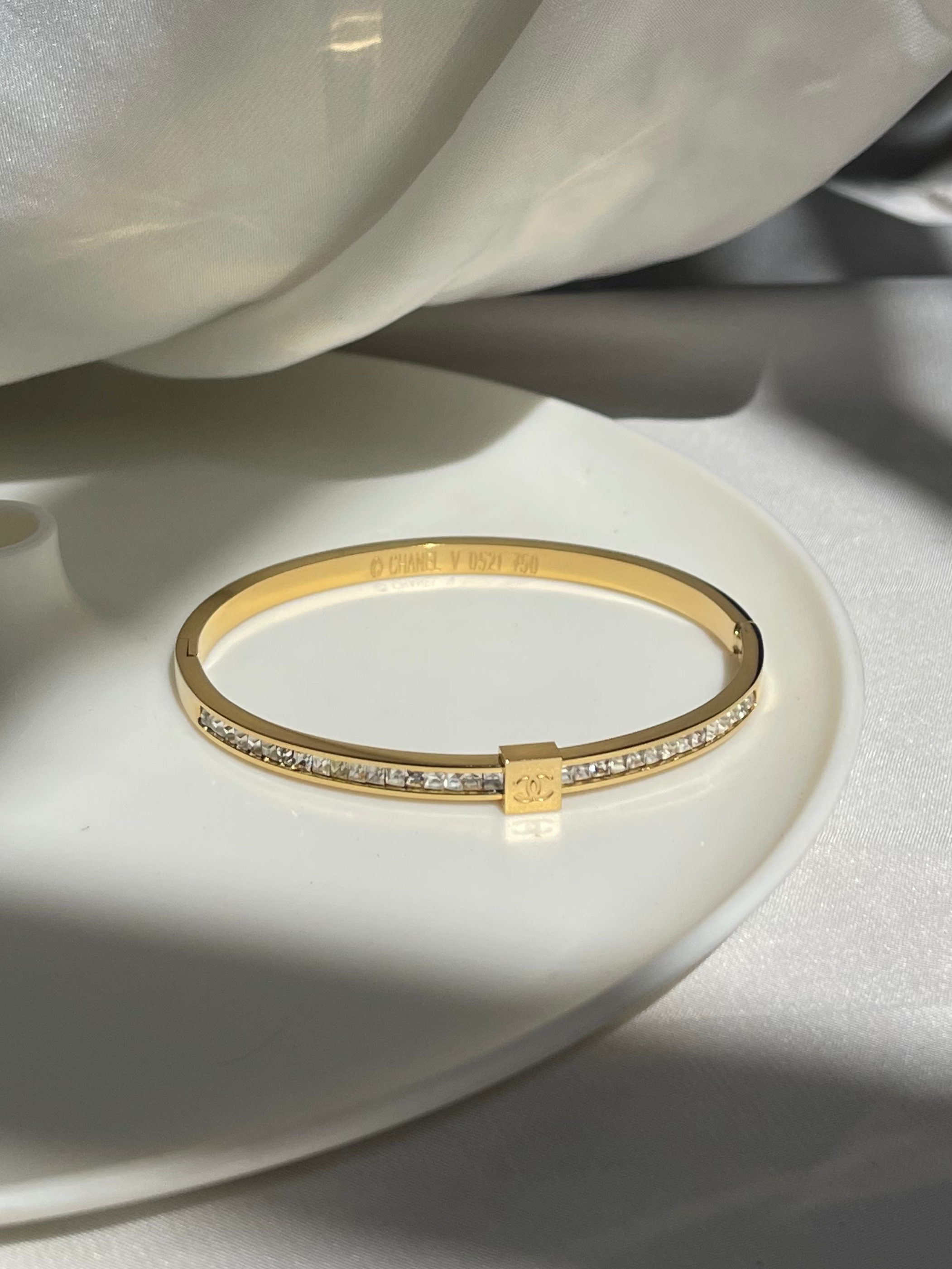 Crystal Paved Narrow Bangle