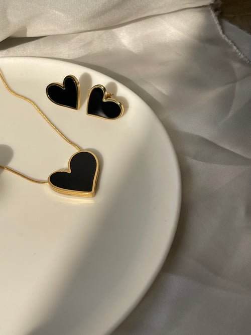 Black Heart Pendant and studs set