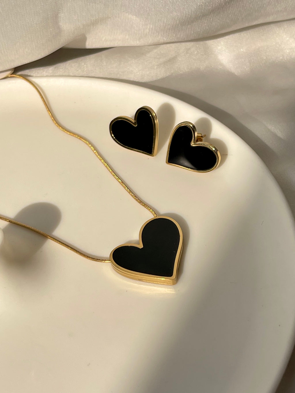 Black Heart Pendant and studs set