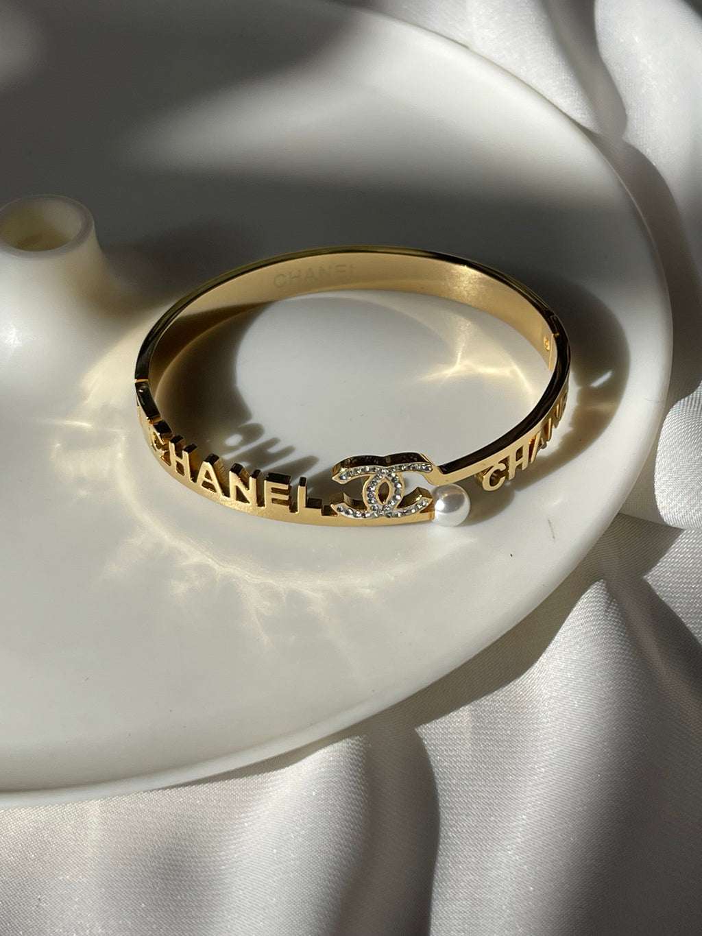 Pearl studded Bangle